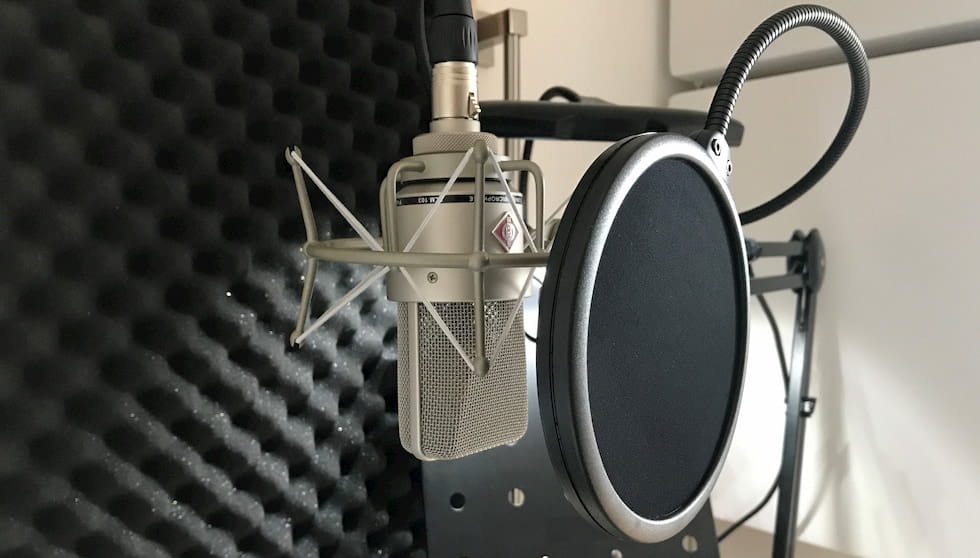 Sprecherin mit eigenem Studio